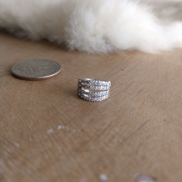 White Rhodium cuff earrings set - Picture 6 of 8